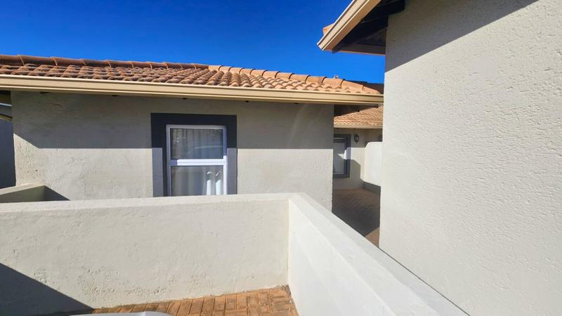 To Let 3 Bedroom Property for Rent in Pinnacle Point Golf Estate Western Cape